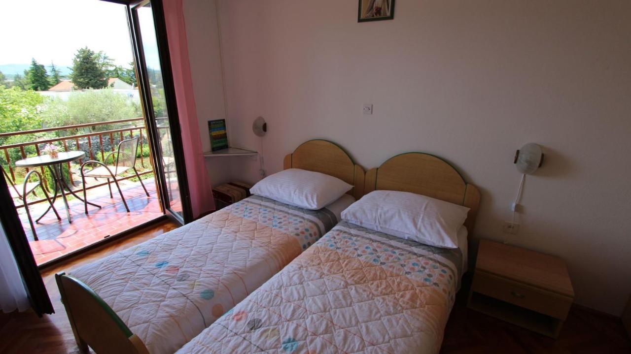 Apartments And Rooms Jelka Malinska Extérieur photo