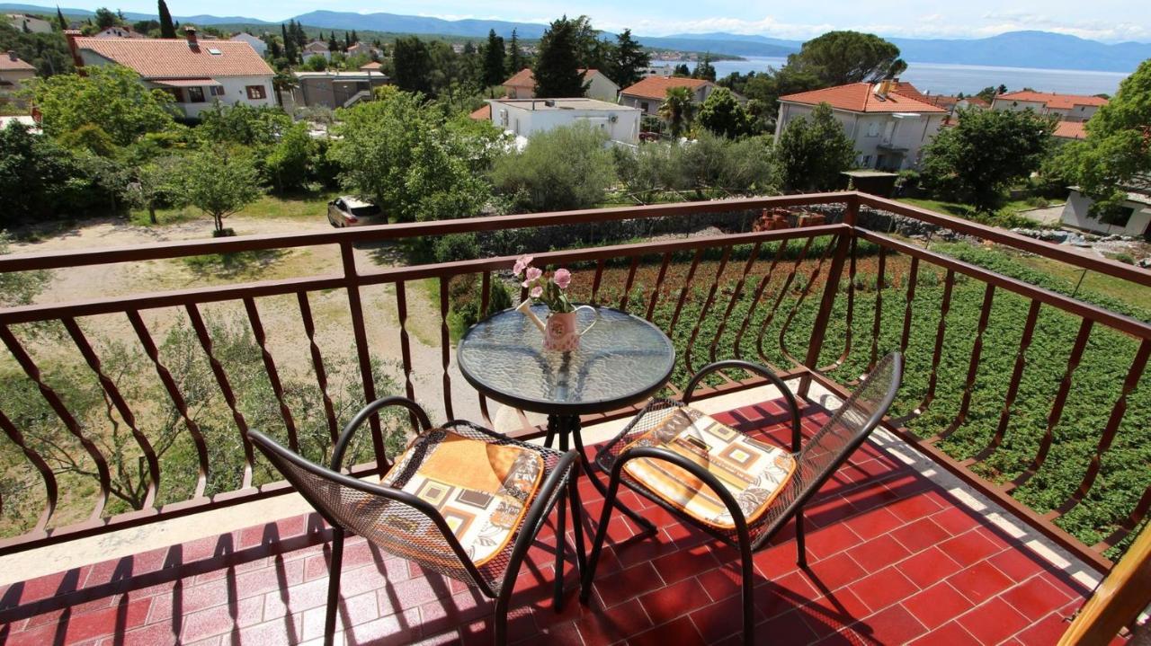 Apartments And Rooms Jelka Malinska Extérieur photo