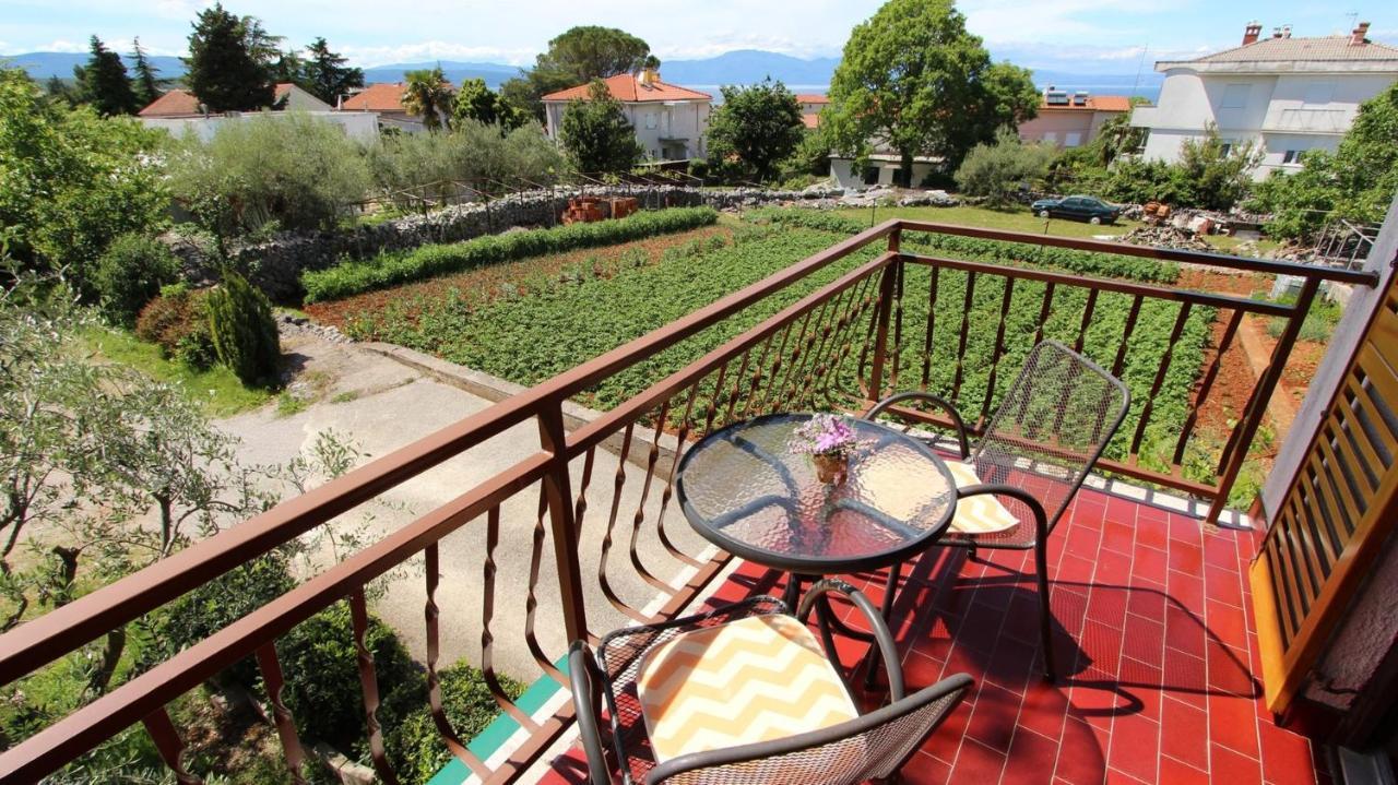 Apartments And Rooms Jelka Malinska Extérieur photo