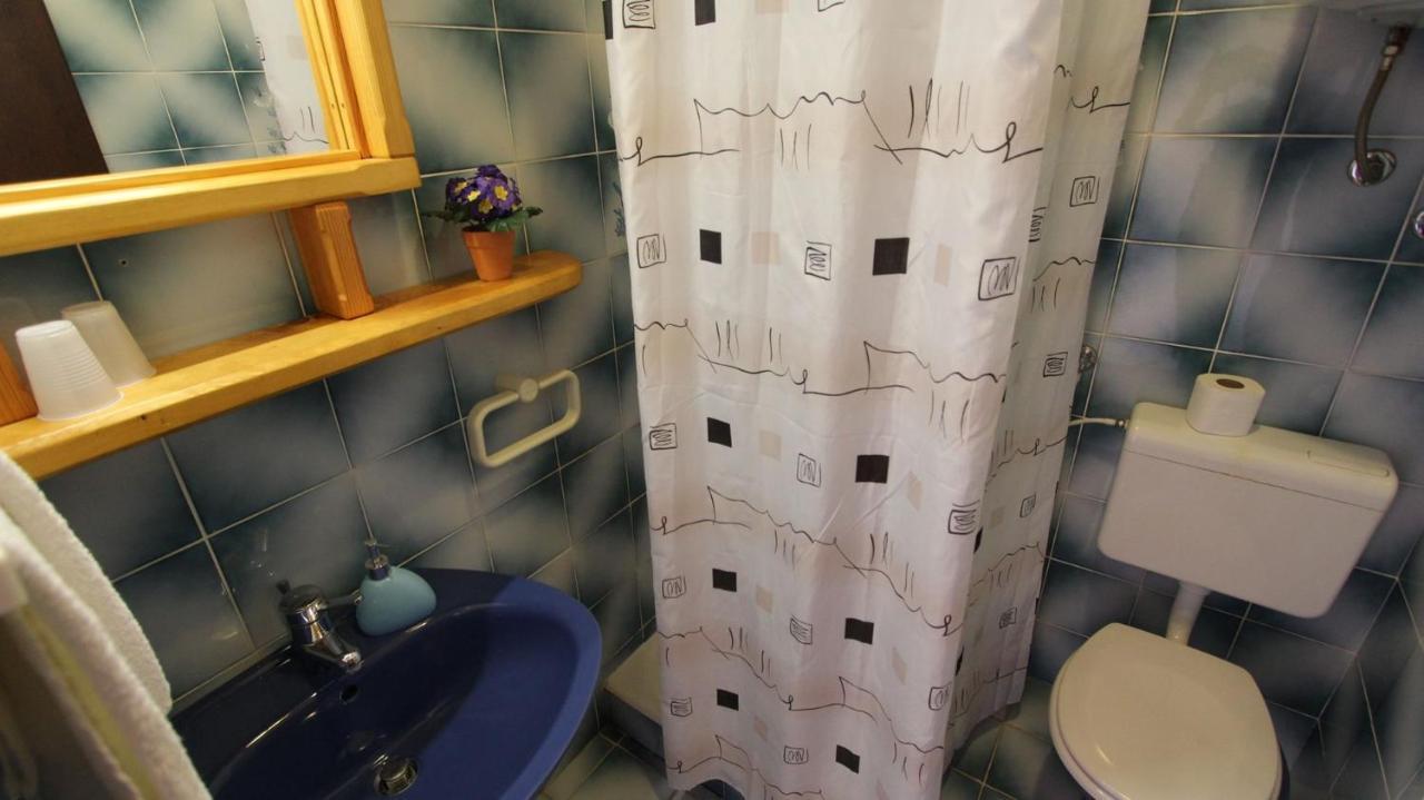 Apartments And Rooms Jelka Malinska Extérieur photo