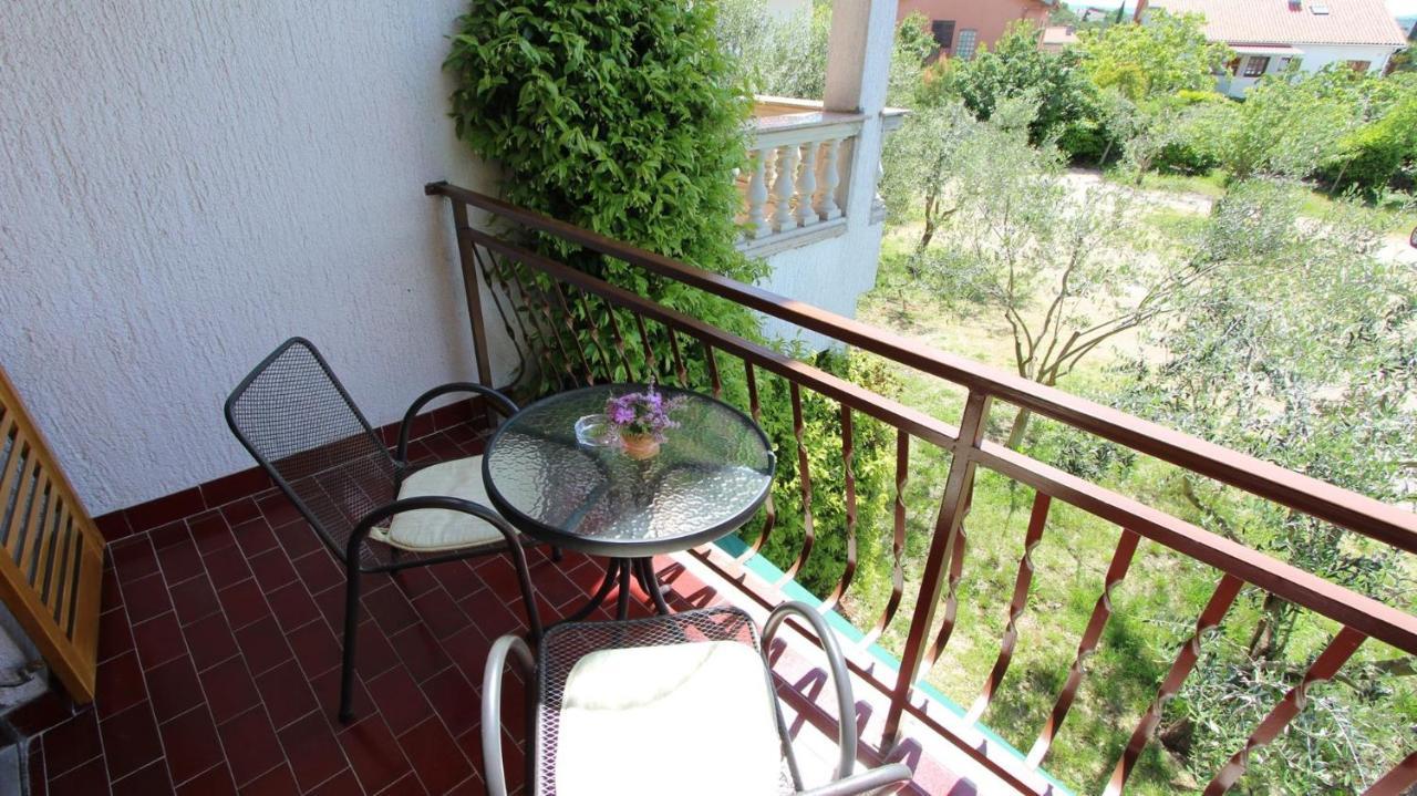 Apartments And Rooms Jelka Malinska Extérieur photo