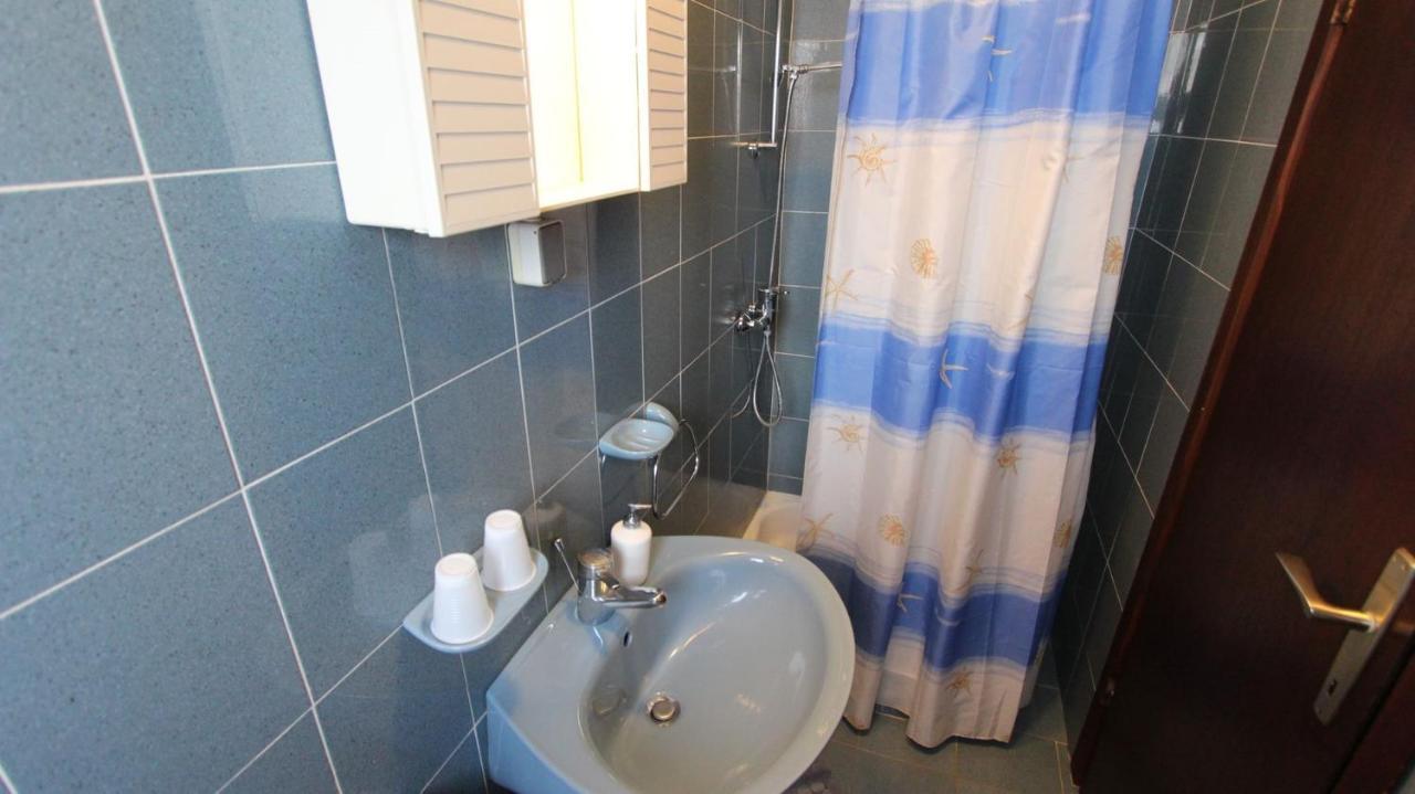 Apartments And Rooms Jelka Malinska Extérieur photo